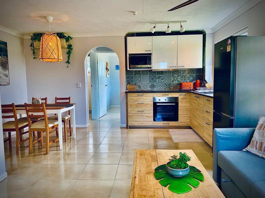 Broadbeach, Stylish Apartment Close To Everything Gold Coast Exterior foto